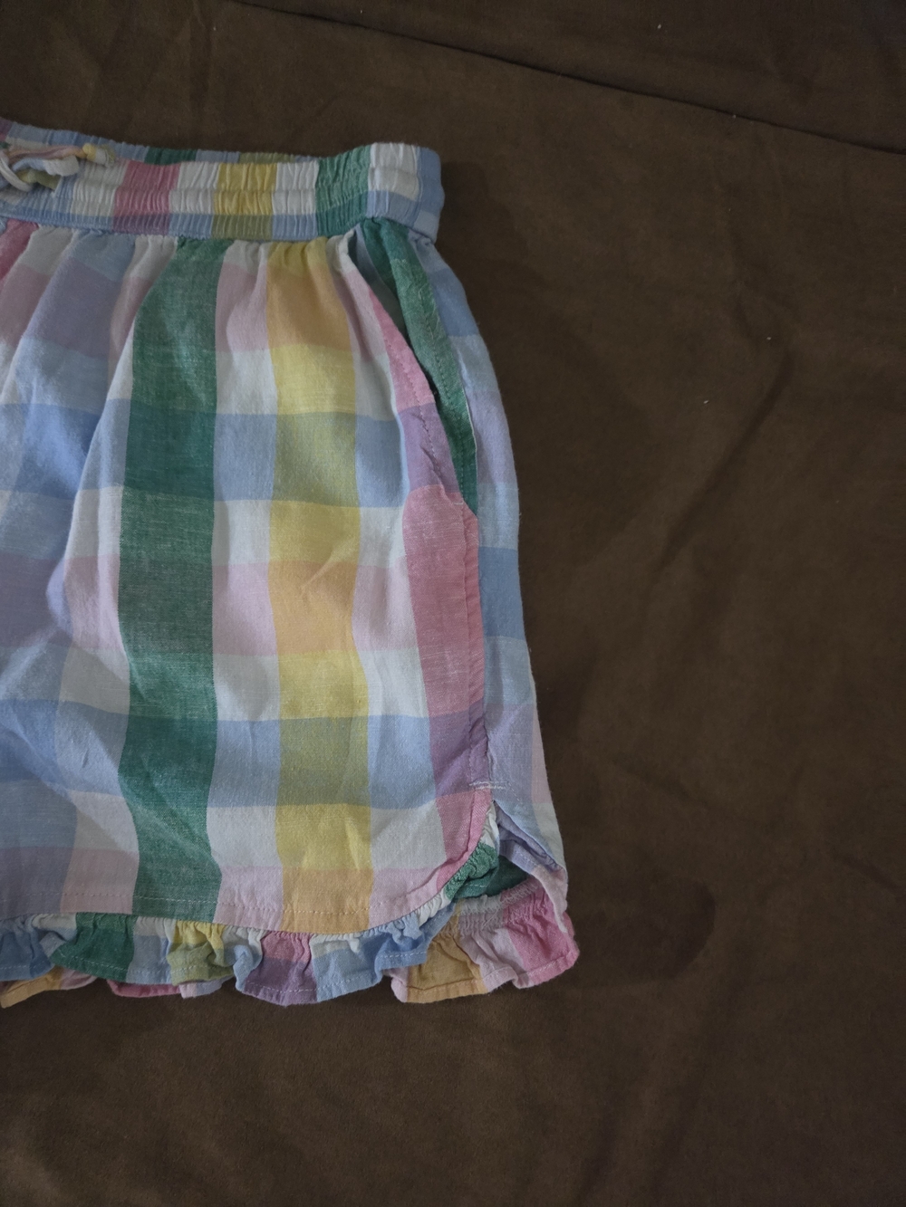 crown & ivy Pink Ruffle Sleeve Top with Multicolor Plaid Shorts - Picture 6 of 7